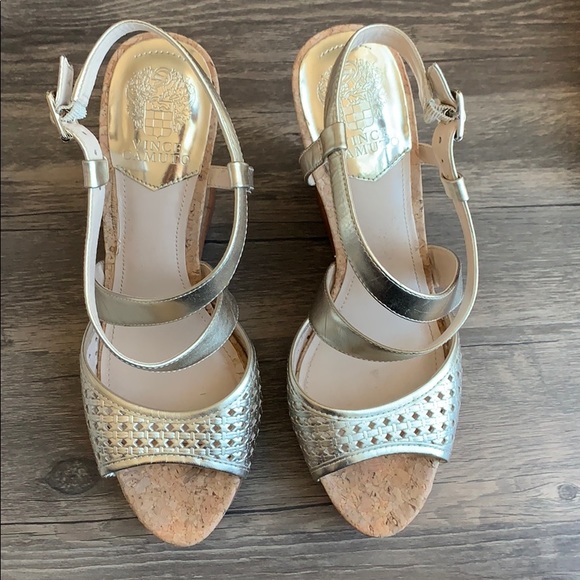 Vince Camuto Shoes - Vince Camuto - Ilario Sandal light Gold/ Natural